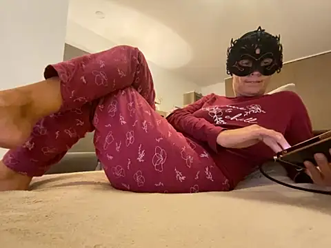 Marilou1983 online show from September 2025 08:20:02 PM