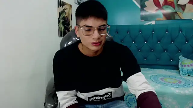Snapshot of Noha_scott chatting on January 2025 10:48:01 PM Noha scott online show from January 2025 10:48:01 PM