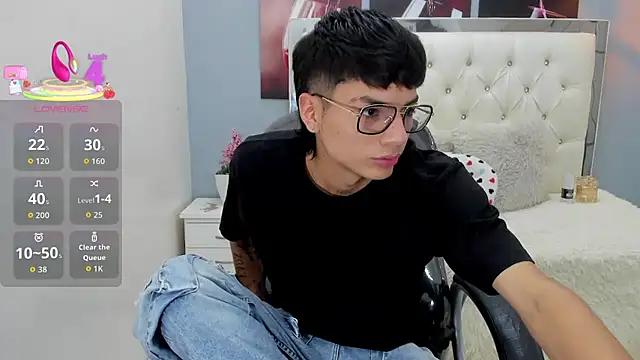 Snapshot of Noha_scott chatting on April 2026 11:02:02 PM Noha scott online show from April 2026 11:02:02 PM