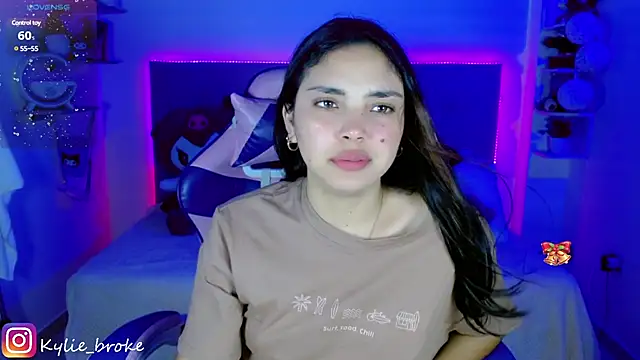 Snapshot of Kylie_brokee chatting on January 2025 12:20:01 AM Kylie brokee online show from January 2025 12:20:01 AM