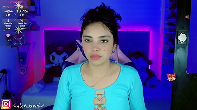 Snapshot of Kylie_brokee chatting on January 2025 12:33:01 AM Kylie brokee online show from January 2025 12:33:01 AM