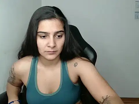 Amanda5Biceps online show from November 2025 06:30:01 PM