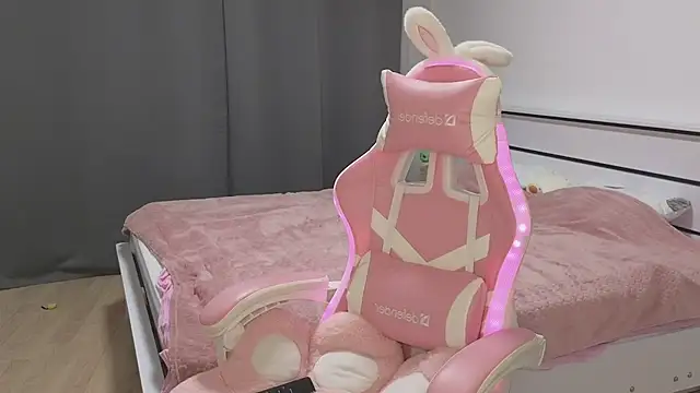 Snapshot of VikiSea chatting on September 2025 08:31:02 PM VikiSea online show from September 2025 08:31:02 PM