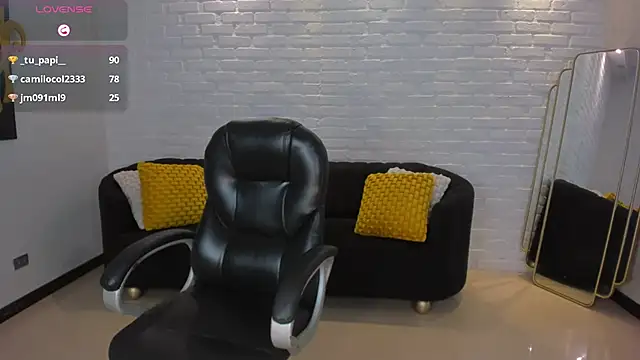 Snapshot of VeronicaCruz_ chatting on February 2025 09:56:01 AM VeronicaCruz online show from February 2025 09:56:01 AM