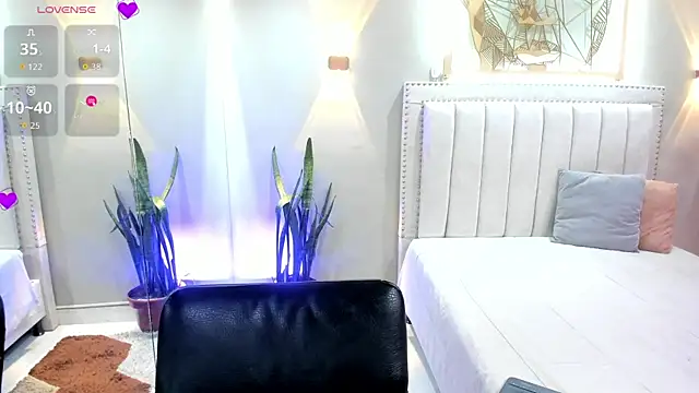 StefyGil  online show from November 2025 12:20:01 PM