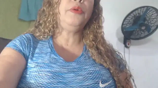 BustyAmanda online show from June 2026 02:52:01 PM
