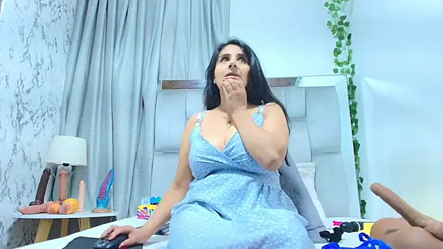  Marcela   online show from October 2025 12:26:02 PM