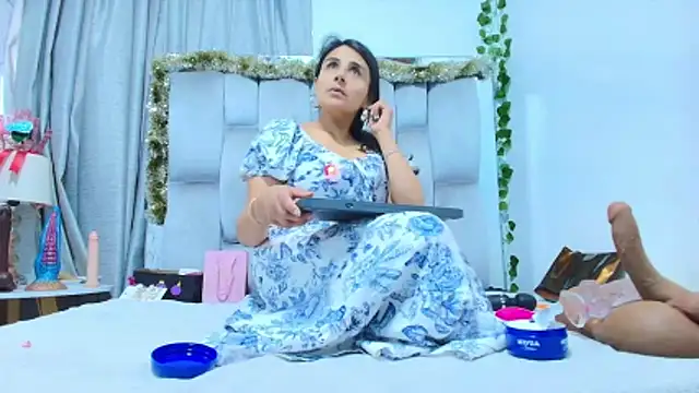  Marcela   online show from December 2025 12:46:02 PM