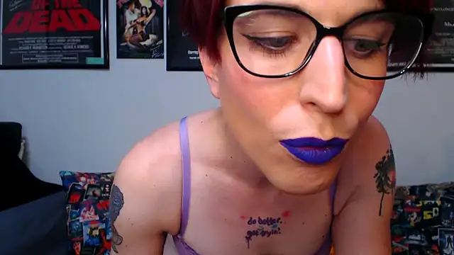 Snapshot of RyffBurnz chatting on December 2024 01:18:01 AM RyffBurnz online show from December 2024 01:18:01 AM