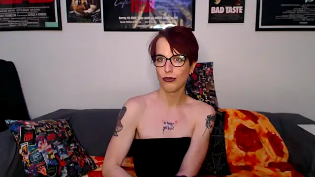 Snapshot of RyffBurnz chatting on December 2024 05:33:02 AM RyffBurnz online show from December 2024 05:33:02 AM