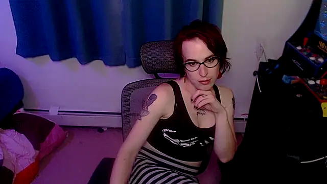 Snapshot of RyffBurnz chatting on October 2025 04:21:02 AM RyffBurnz online show from October 2025 04:21:02 AM