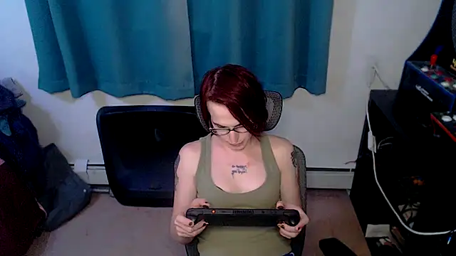 Snapshot of RyffBurnz chatting on November 2025 02:06:01 AM RyffBurnz online show from November 2025 02:06:01 AM