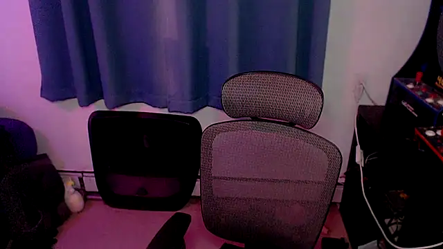 Snapshot of RyffBurnz chatting on November 2025 04:04:01 AM RyffBurnz online show from November 2025 04:04:01 AM