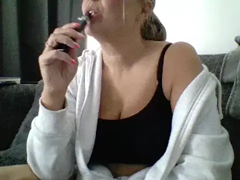 scrummymummy2 online show from September 2025 12:08:02 PM