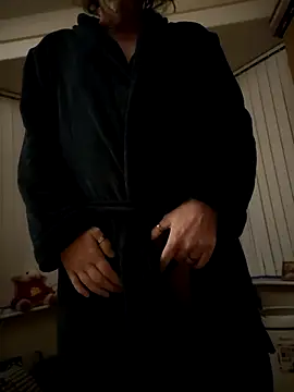 Snapshot of JulianJ50 chatting on September 2025 05:18:02 AM JulianJ50 online show from September 2025 05:18:02 AM