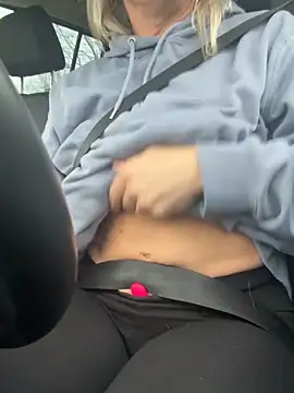 -Milfshake- online show from April 2026 04:01:01 PM