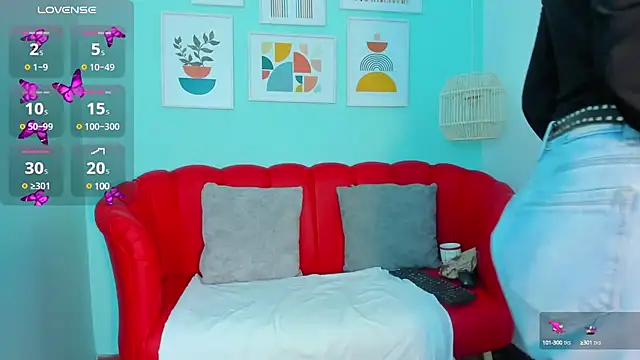 Nahiajhonson  online show from February 2025 12:34:02 PM