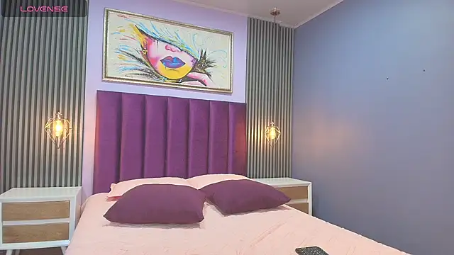 Nahiajhonson  online show from September 2025 01:05:02 PM