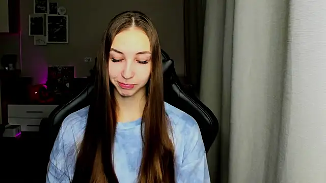 Sm0ly online show from December 2025 02:54:02 AM