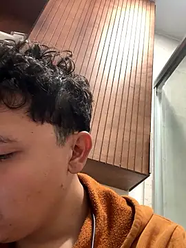 Parejasumisa27 online show from January 2026 06:09:01 PM