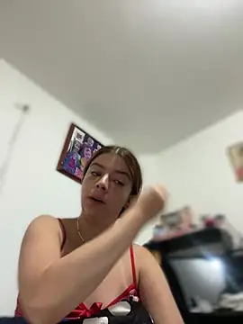 Snapshot of Cloew_Marz chatting on December 2024 05:33:01 PM Cloew Marz online show from December 2024 05:33:01 PM