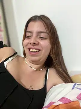 Snapshot of Cloew_Marz chatting on January 2025 09:37:01 PM Cloew Marz online show from January 2025 09:37:01 PM