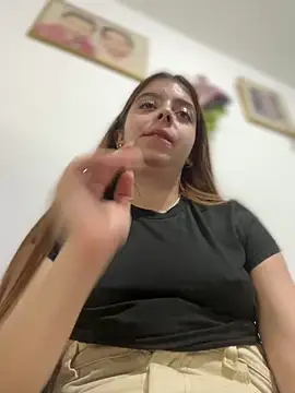 Snapshot of Cloew_Marz chatting on February 2025 01:31:01 AM Cloew Marz online show from February 2025 01:31:01 AM