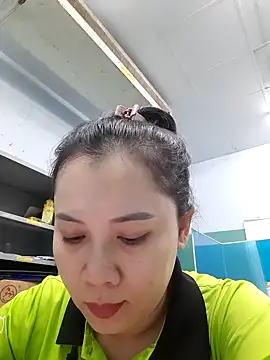 Benlla2802 online show from December 2024 04:58:01 PM