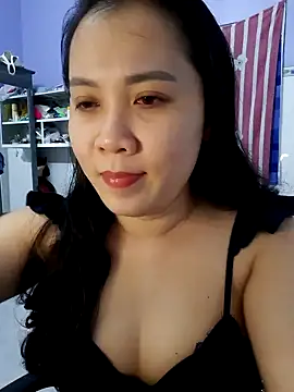 Benlla2802 online show from December 2024 03:52:01 PM