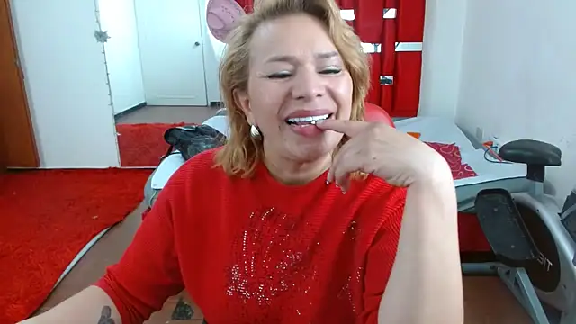 Snapshot of krystal_thomson chatting on September 2025 02:42:02 PM krystal thomson online show from September 2025 02:42:02 PM