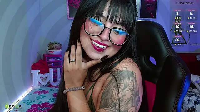 Miss scarllet  online show from February 2025 01:36:01 PM