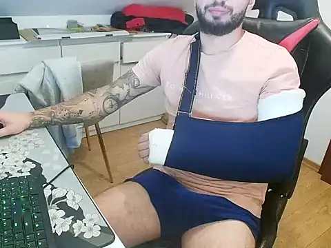 prezydentcam online show from October 2025 08:46:01 AM