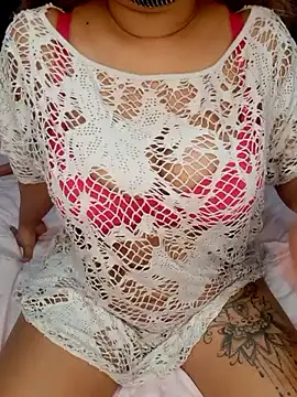 Snapshot of Wild_wifey chatting on October 2025 10:59:02 AM Wild wifey online show from October 2025 10:59:02 AM