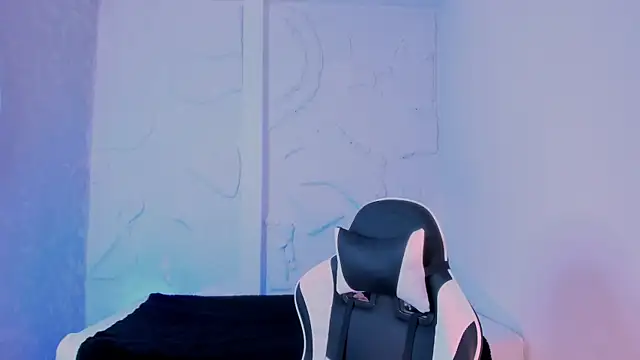 Kateryn  online show from October 2025 09:01:01 PM