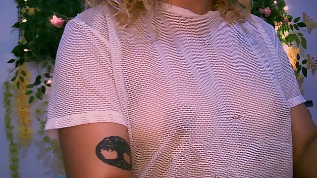 Snapshot of Crysrus chatting on December 2024 04:30:02 AM Crysrus online show from December 2024 04:30:02 AM