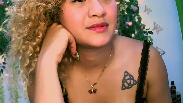 Snapshot of Crysrus chatting on March 2025 12:09:02 AM Crysrus online show from March 2025 12:09:02 AM