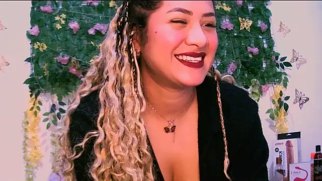 Snapshot of Crysrus chatting on September 2025 07:52:02 PM Crysrus online show from September 2025 07:52:02 PM