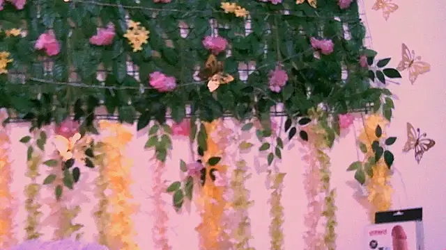 Snapshot of Crysrus chatting on October 2025 10:17:01 PM Crysrus online show from October 2025 10:17:01 PM