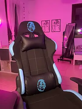 Lara Bergmann online show from January 2025 03:47:02 PM