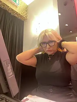 Snapshot of Arabellalee23 chatting on February 2025 05:50:02 PM Arabellalee23 online show from February 2025 05:50:02 PM