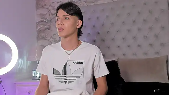 Kev jenner online show from November 2025 08:16:01 PM