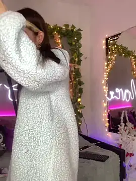 Snapshot of YouliteSllut2 chatting on December 2024 02:22:02 PM YouliteSllut2 online show from December 2024 02:22:02 PM