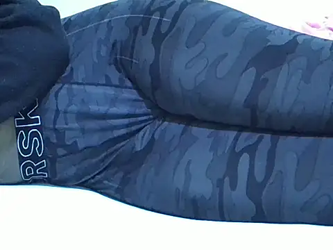 Snapshot of sweetangel41 chatting on September 2025 03:30:01 AM sweetangel41 online show from September 2025 03:30:01 AM