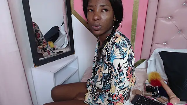 Madeline Woods online show from February 2025 07:27:02 PM