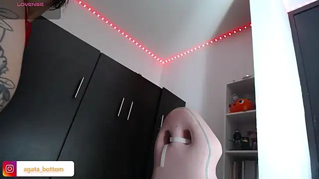 Snapshot of NewAgatha_Bolton chatting on March 2025 02:44:02 PM NewAgatha Bolton online show from March 2025 02:44:02 PM