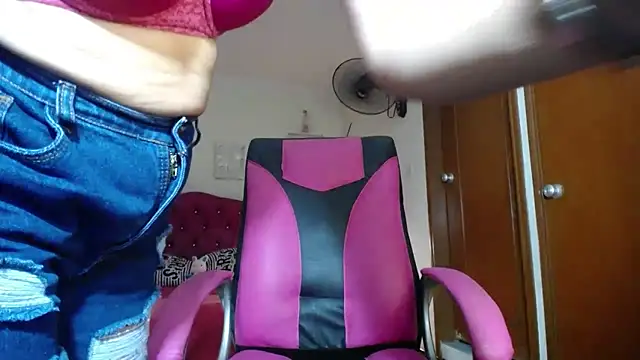 Snapshot of danielle_rose_1 chatting on January 2025 10:08:01 PM danielle rose 1 online show from January 2025 10:08:01 PM