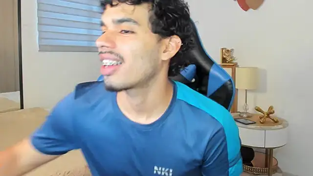 mateoleonee online show from January 2025 08:15:02 PM