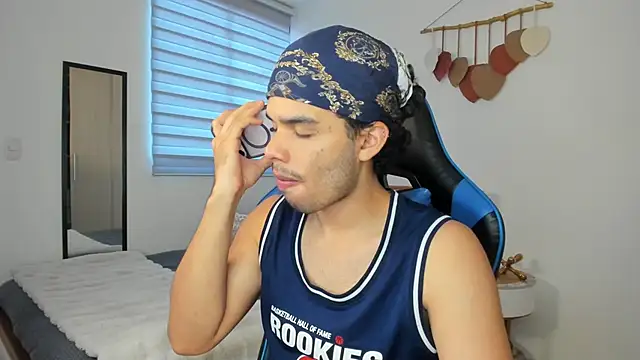 mateoleonee online show from February 2025 05:03:02 PM