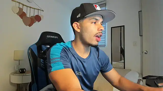 mateoleonee online show from September 2025 08:36:02 PM