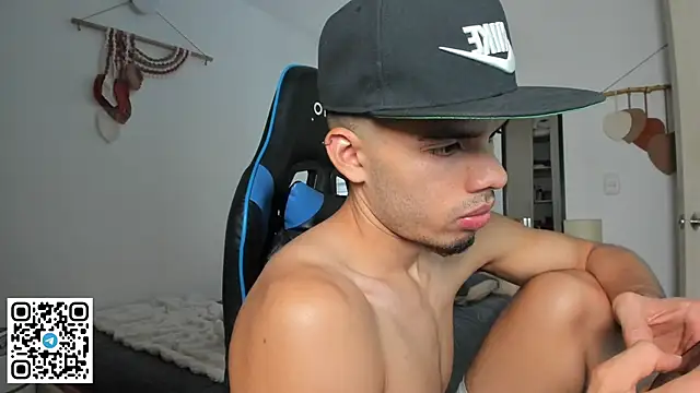 mateoleonee online show from January 2026 04:32:02 PM